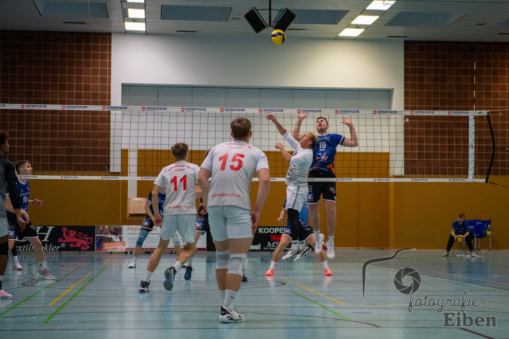 VSG Ammerland-Oldenburger TB | Regionalliga; VSG Ammerland (blau)-Oldenburger TB (weiß) am 18.01.2025 in Bad Zwischenahn (Sporthalle Schilldestraße ), Photo: Philip Eiben 2025 - Realisiert mit Pictrs.com