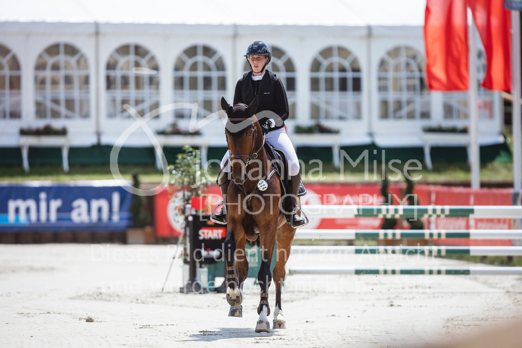 240711_BHO_L-Stil-1-451 | Deine schönsten Turniermomente als professionelle Fotos! Entdecke hochwertige Pferdesport-Fotografie im Online-Shop. Jetzt Fotos finden & bestellen!