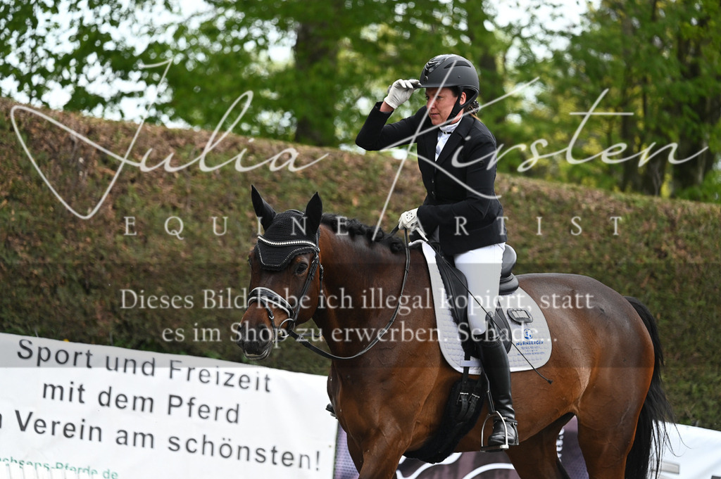 20230512_JK-Röhrsdorf-08-053 | Pferde- und Turnierfotografie in Westsachsen. Pferdeportraits, Auftragszeichnungen und intuitive Kunst.