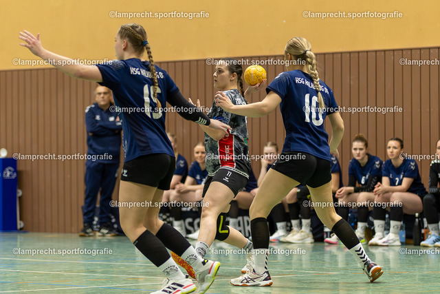 Handball I Juniorinnen I Saison 2025-2026 I Oberliga Pokalrunde I 2. Spieltag I HSG Kalkberg 06 - TSV Mildstedt 025 | Luzie Bender (77, TSV Mildstedt) mit dem Ball in der Hand - Realisiert mit Pictrs.com