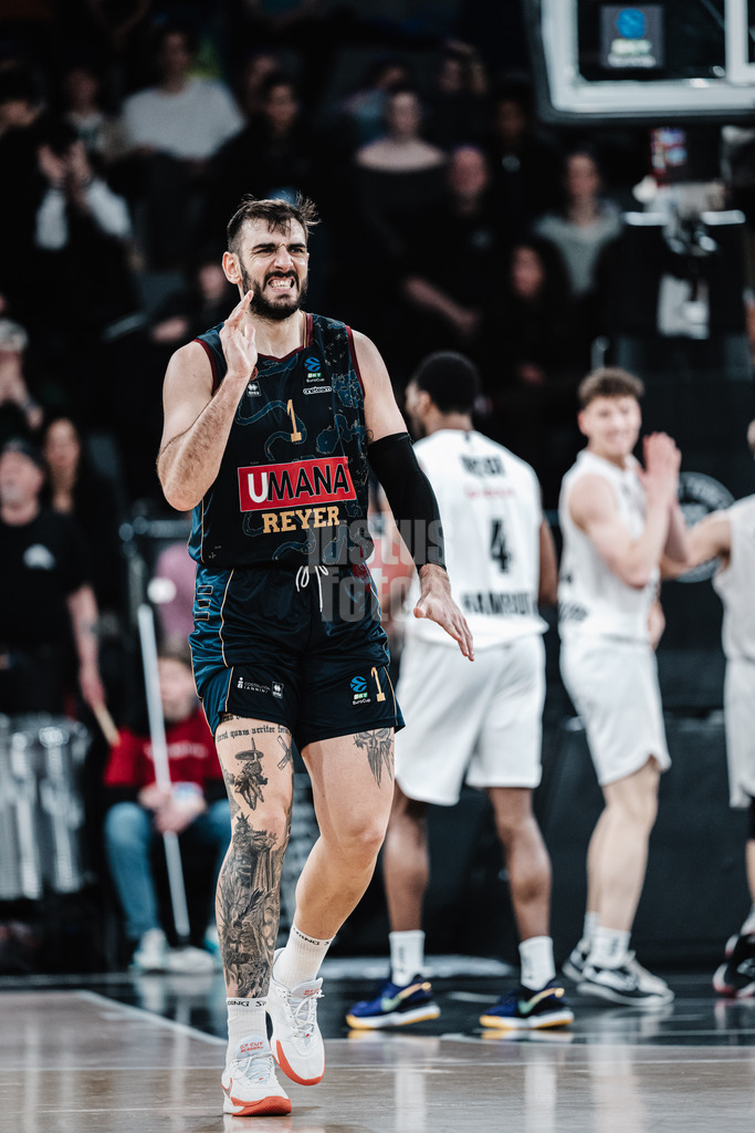 Basketball | Männer | Saison 2023/2024 | BKT EuroCup | Veolia Towers Hamburg vs. Umana Reyer Venice | 06.02.2024 | Amadeo Tessitori (#1, Umana Reyer Venice) ärgert sich