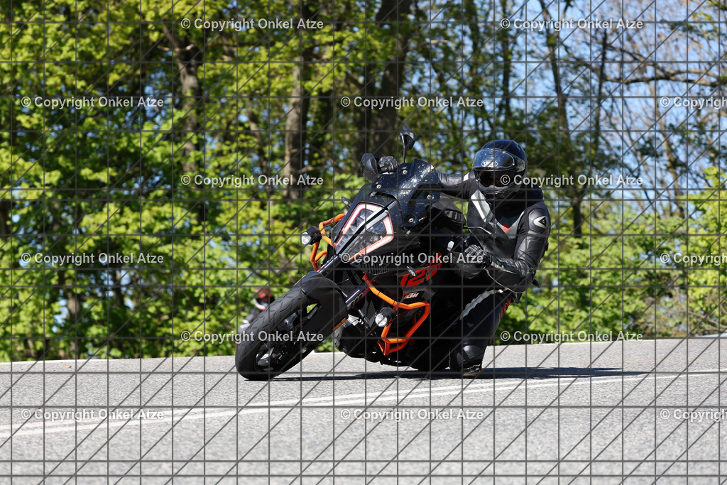 IMG_8976 | Fotograf am Kyffhäuser. Onkel Atze. Kyffhäuser Rennstrecke. Café36. Motorsportfotografie. - Realisiert mit Pictrs.com