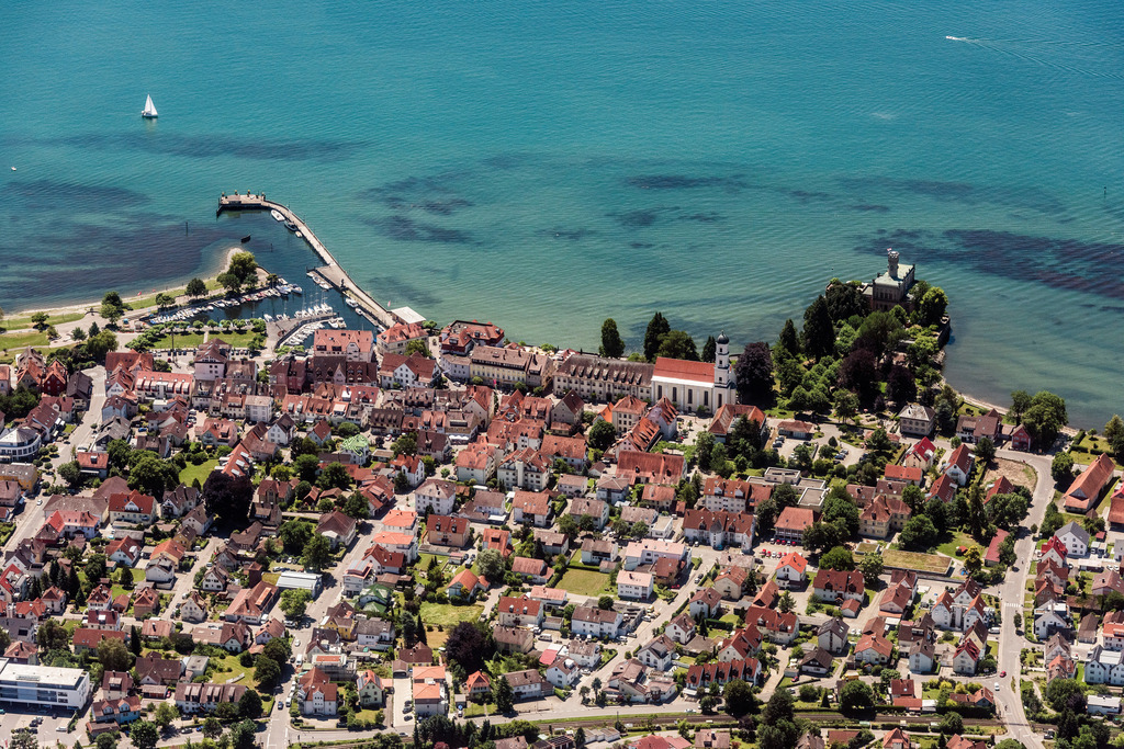 dr__0019086.jpg | LANGENARGEN 04.07.2017 Ortskern am Uferbereich des Bodensee in Langenargen im Bundesland Baden-Württemberg, Deutschland. // Village on the banks of the area Lake Constance in Langenargen in the state Baden-Wuerttemberg, Germany. Foto: Daniel Reiter