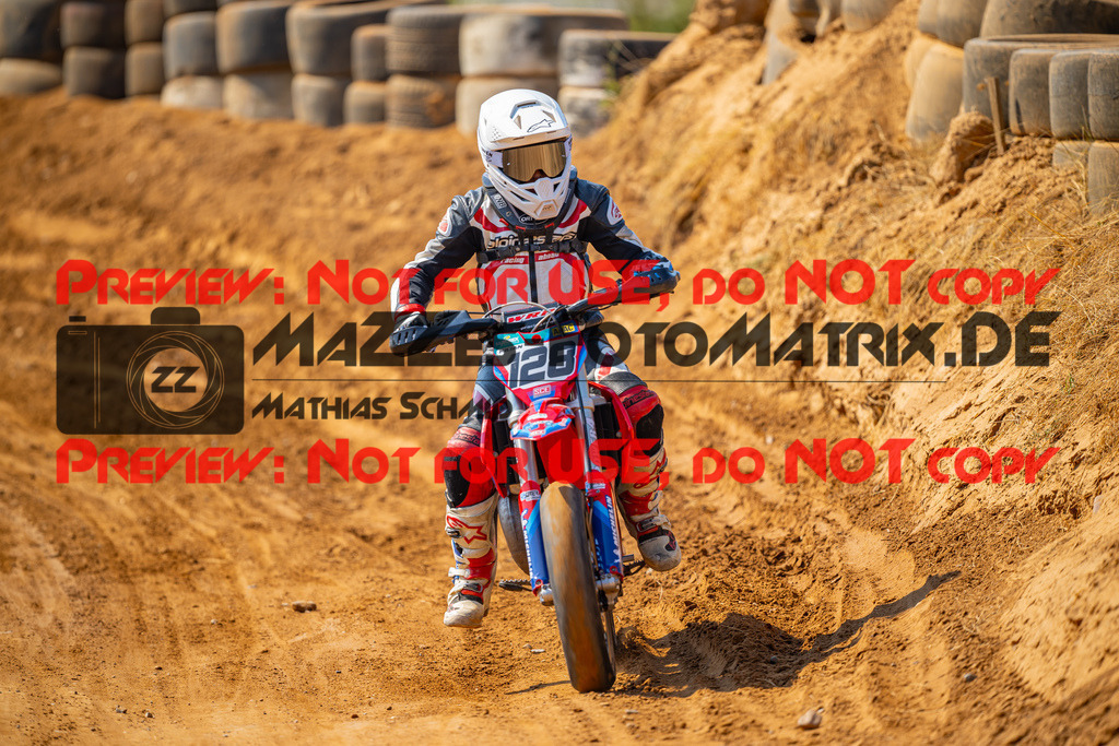 MaZZes-Fotomatrix-20260815-605183 | ROOKIES
