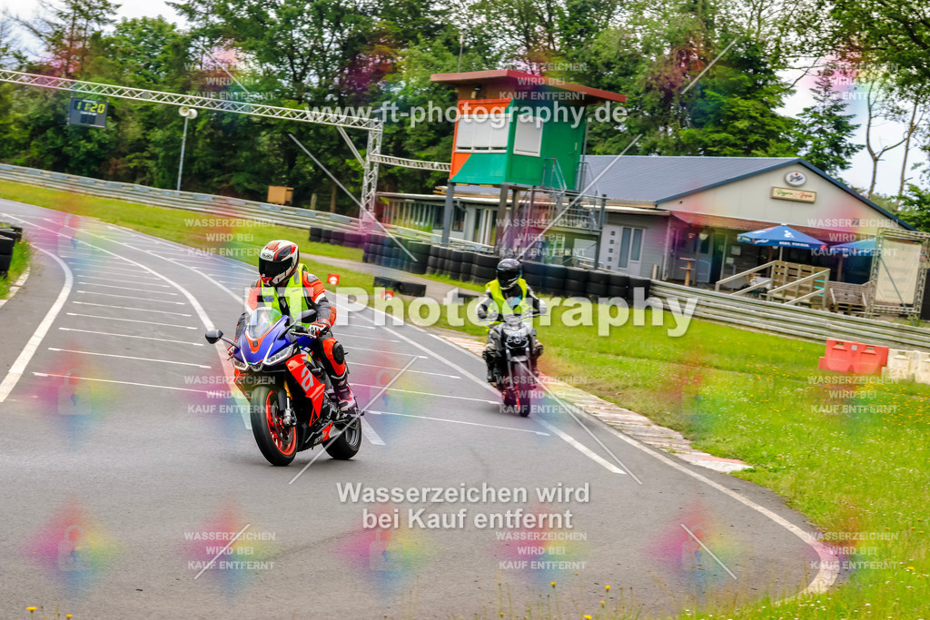 VBK-7860 | Hier findet Ihr Bilder von Touristenfahrten auf der Nürburgring Nordschleife oder von anderen Veranstaltungen die ich besucht habe. Viel Spass beim Durch Schauen 