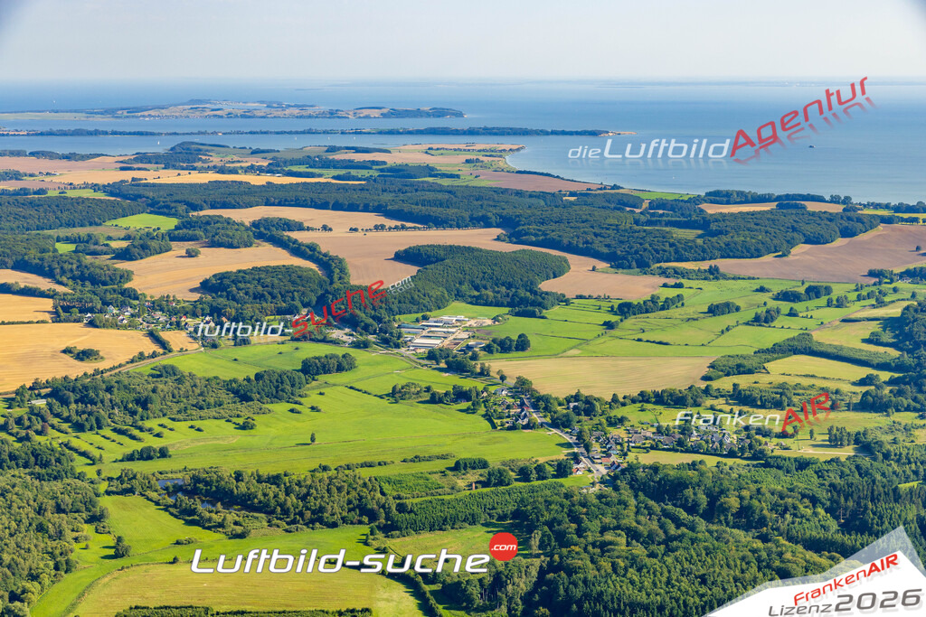 Schöne Luftaufnahme als Geschenk in Pantow Zirkow - Die Luftbildaufnahme wurde 2025 vom UL-Flugzeug heraus erstellt ( keine Drohne ) - Hochauflösende Luftaufnahme -Nicht vergleichbar mit Google Maps oder Satelittenbilder- Die Geschenkidee !Mit Lizenz und Bildrechte bestellbar