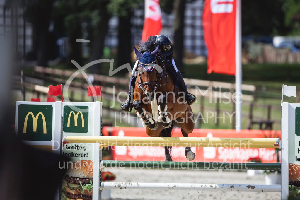 240714_BHO_M2-Spr-1-238 | Deine schönsten Turniermomente als professionelle Fotos! Entdecke hochwertige Pferdesport-Fotografie im Online-Shop. Jetzt Fotos finden & bestellen!