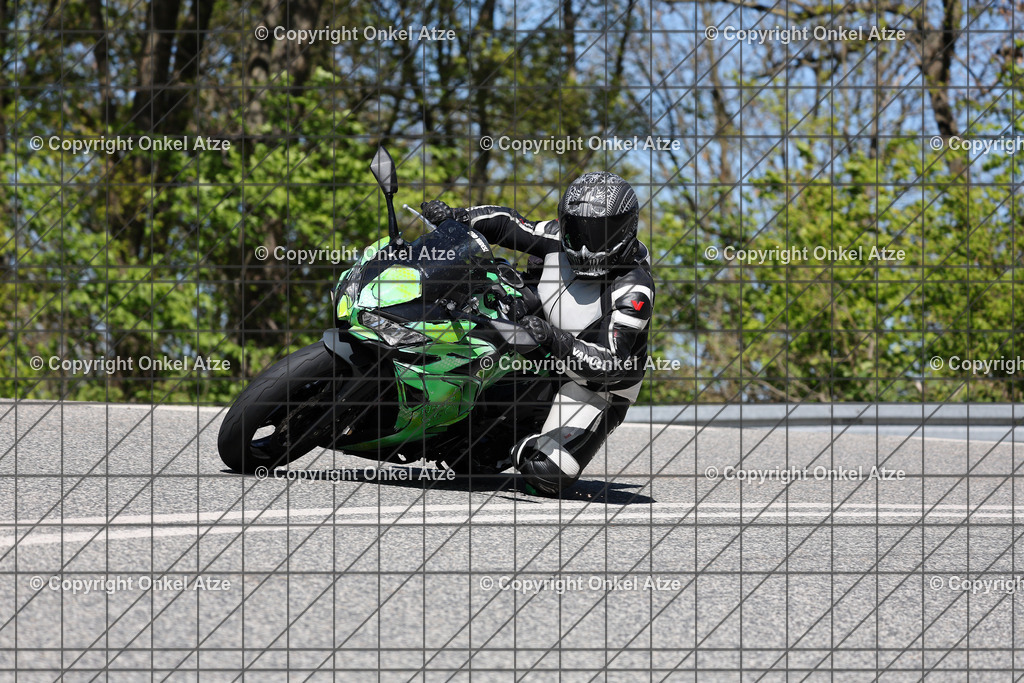 IMG_7305 | Fotograf am Kyffhäuser. Onkel Atze. Kyffhäuser Rennstrecke. Café36. Motorsportfotografie. - Realisiert mit Pictrs.com