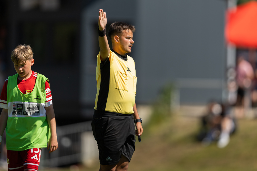 Fußball I Männer I 40. Pfingscup Hollage I 13372 | realhellocedii - Realisiert mit Pictrs.com