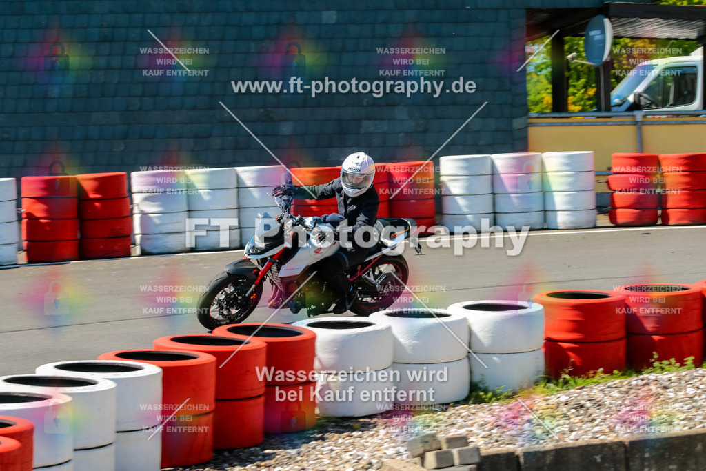 Moto-TeamOBK-22488 | Hier findet Ihr Bilder von Touristenfahrten auf der Nürburgring Nordschleife oder von anderen Veranstaltungen die ich besucht habe. Viel Spass beim Durch Schauen 