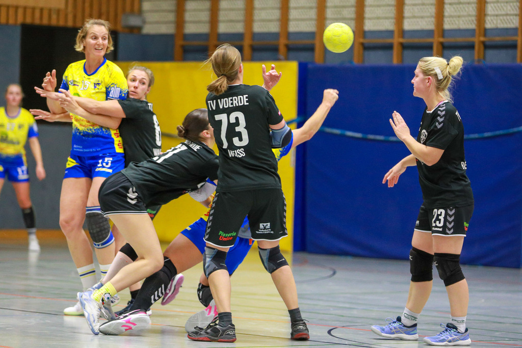 SVN_TvVoerde_021124_070 | Bildergalerie von Sport-Ereignissen aber auch von weiteren spannenden Dingen - nicht nur vom Niederrhein. In Anlehnung an den bekannten Spruch von Hanns Dieter Hüsch heißt das Motto: "Niederrhein ist überall".  - Realisiert mit Pictrs.com