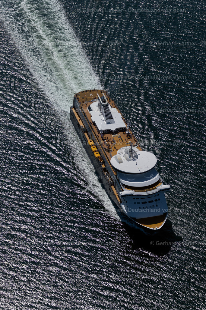 9200062 | Ostseefähre Color Fantasy beim Auslaufen aus der Kieler Förde