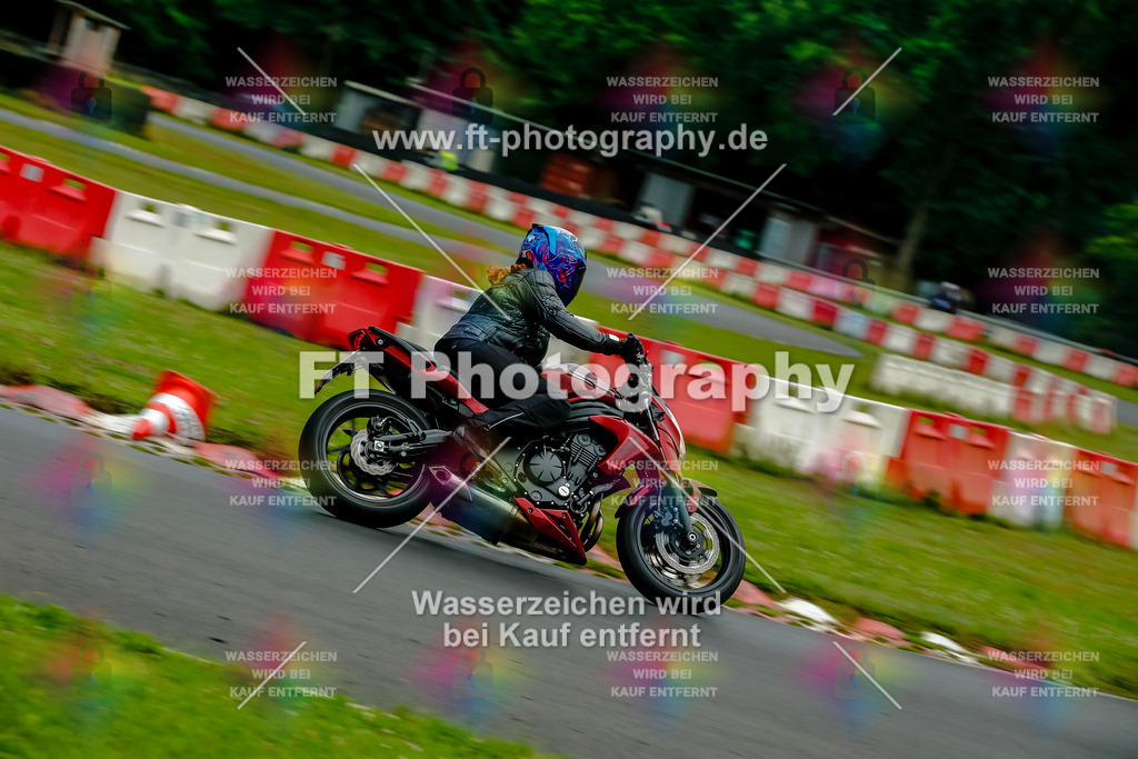 VBK-3689 | Hier findet Ihr Bilder von Touristenfahrten auf der Nürburgring Nordschleife oder von anderen Veranstaltungen die ich besucht habe. Viel Spass beim Durch Schauen 