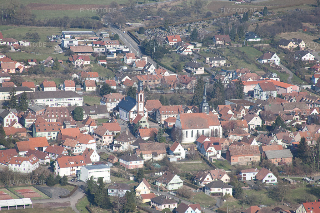 Luftbild: Ortsansicht in Soultz-sous-Forêts im Bundesland Bas-Rhin in Frankreich. Foto: IMG_37449.jpg vom 07.02.2011 durch Werner Riehm/FLY-FOTO.de
