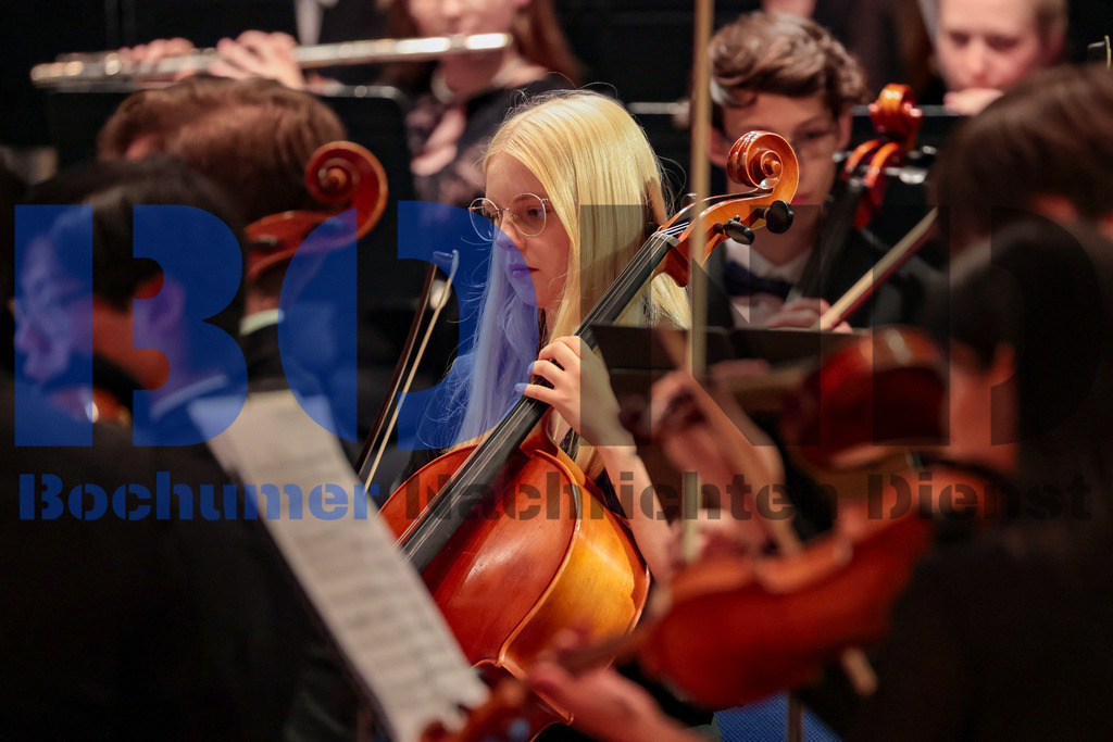 Maerkisches Jugendsinfonieorchester (MJO) {date} -  | {headline}(Foto: Sebastian Sendlak / BOND) - Realisiert mit Pictrs.com