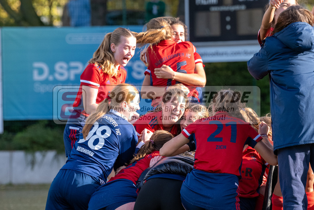 SFE_20231021_0284 | Deutsche Meisterschaft Weibliche U16 Halbfinale Düsseldorfer HC - Harvestehuder THC am 21.10.2023 in Köln (Düsseldorfer Hockeyclub 1905 e.V.), Photo: Stephan Fehrmann 2023 (Sports-Gallery)