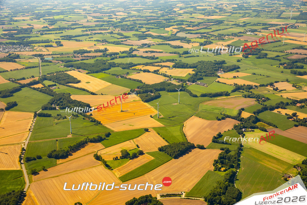 Aktuelles Luftbild von Carum Bakum - Die Luftaufnahme wurde 2022 mittels UL-Flugzeug erstellt ( keine Drohne ) - hochauflösende Kamera-Systeme von  Canon -Beste Qualität - Für grossformatige Ausdrucke geeignet. Die Geschenkidee !