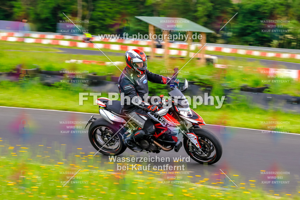 VBK-7664 | Hier findet Ihr Bilder von Touristenfahrten auf der Nürburgring Nordschleife oder von anderen Veranstaltungen die ich besucht habe. Viel Spass beim Durch Schauen 