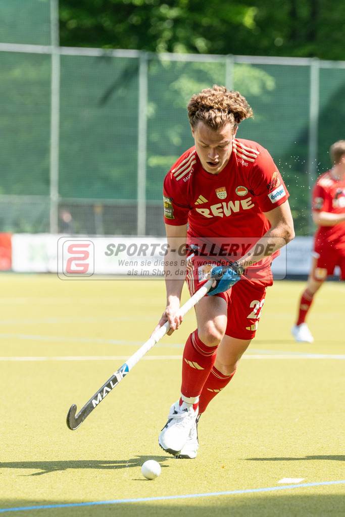 SFE_20240511_0068 | Krefeld, Deutschland, 11.05.2024: Michel Struthoff (Rot-Weiss Köln) in Aktion waehrend des Spiels der Feldhockey 1. Bundesliga Herren zwischen Crefelder HTC - Rot Weiss Köln im Gerd-Wellen-Hockeyanlage am 11.05.2024 in Krefeld, Deutschland. (Foto von Stephan Fehrmann)

Krefeld, Germany, 11.05.2024: Michel Struthoff (Rot-Weiss Köln) in action during the game of Feldhockey 1. Bundesliga Herren between Crefelder HTC - Rot Weiss Köln in Gerd-Wellen-Hockeyanlage at 11.05.2024 in Krefeld, Deutschland. (Foto from Stephan Fehrmann)