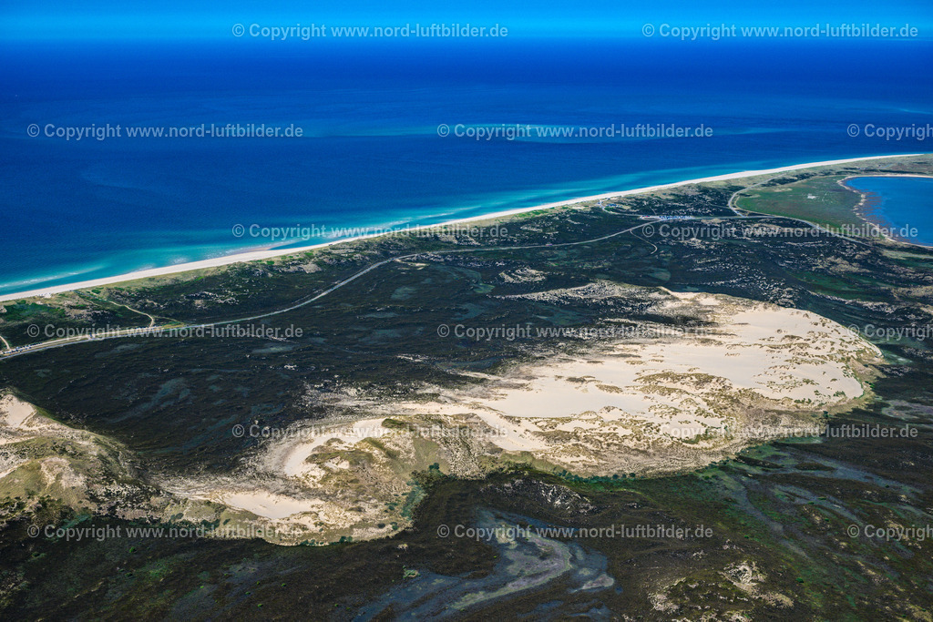 Sylt_List_Wanderdünen_ELS_6111210625 | LIST 13.06.2025 Aufschüttungen einer Sand- Dünen- und Wanderdünen- Landschaft in List auf der Insel Sylt im Bundesland Schleswig-Holstein, Deutschland. // Sand, dune and shifting dune landscape in List at the island Sylt in the state Schleswig-Holstein, Germany. Foto: Martin Elsen