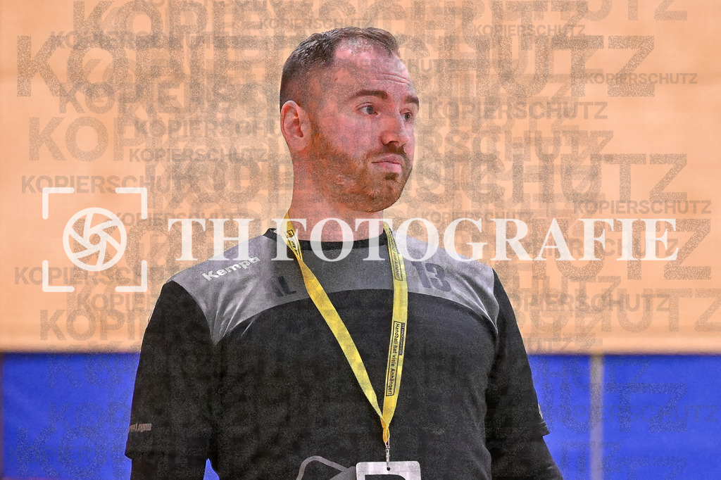 GER, SG Maulburg/Steinen - HB Kinzigtal, Handball, Suedbadenliga, 22. Spieltag, Saison 2023/2024, 27.04.2024 | André Leuchtmann (SG Maulburg Steinen, Trainer)

GER, SG Maulburg/Steinen - HB Kinzigtal, Handball, Suedbadenliga, 22. Spieltag, Saison 2023/2024, 27.04.2024

Foto: TH Fotografie/Thomas Hess
