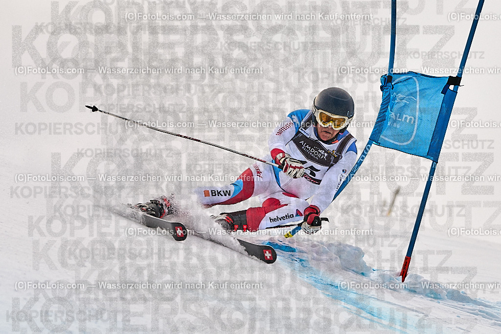 _ALP1089_MASTERS-WM_Reiteralm_A-GS_Nef Roland | FISWORLD CHAMPIONSHIPSMASTERS ALPINE SKIING, 23. – 28. MÄRZ 2026 - REITERALM | STMK | AUT.   Veranstaltet vom Masters-Referat des Deutschen Skiverbandes (DSV). Durchführende Organisation: WSV Pichl-Reiteralm, unterstütutzt von den Bergbahnen REITERALM bei Schladming und SKI AUSTRIA.                            Disziplinen:  Super-G, GiantSlalom, Slalom.                                                 Kategorien:  A (Herrn 30-59 Jahre), B (Herrn ab 60 Jahre), C (Damen 30-59 Jahre), D (Damen ab 60 Jahre).                Rennstrecken:   Gasselhöhe und Muldenliftpiste auf der Reiteralm.