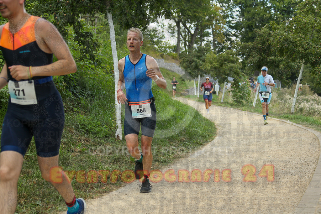 250824_1356_EX1_4312 | Sportfotografie im Rhein-Sieg Kreis, Köln, Bonn, NRW, Rheinland Pfalz, Hessen, etc. Unser Tätigkeitsfeld umfasst den Laufsport vom Volkslauf über den Marathon, Duathlon, Triathon bis zum Ultralauf wie Kölnpfad Ultra oder Schindertrail.
