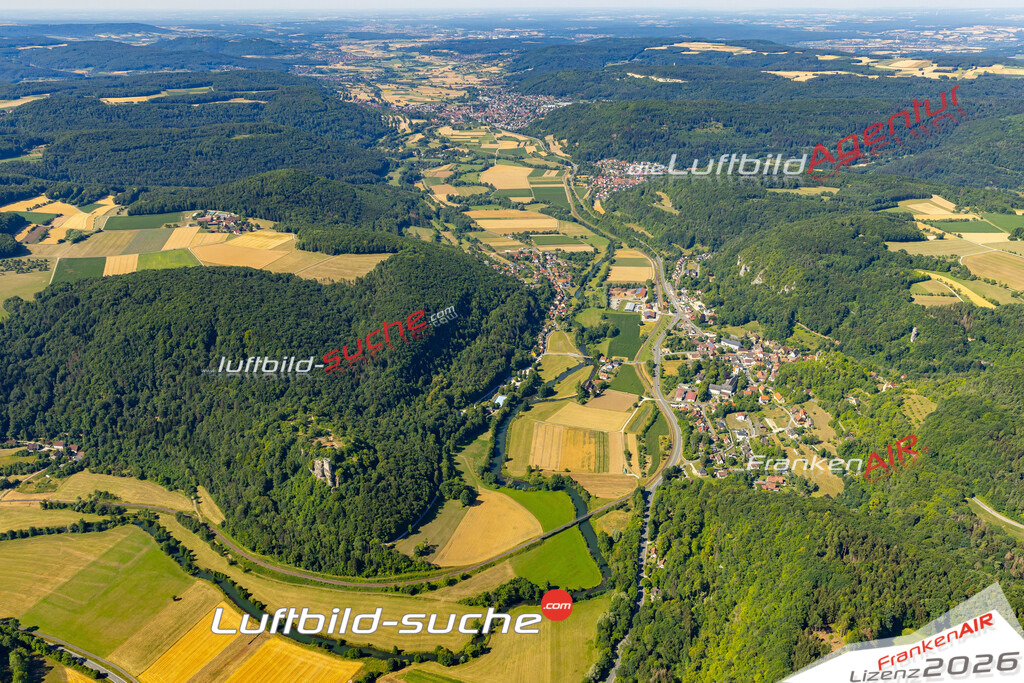 Die Luftaufnahme Streitberg - Wiesenttal wurde 2022 vom Flugzeug aus (keine Drohne) erstellt. Hohe Auflösung -für große Poster und Wandbilder geeignet - Garantiert!