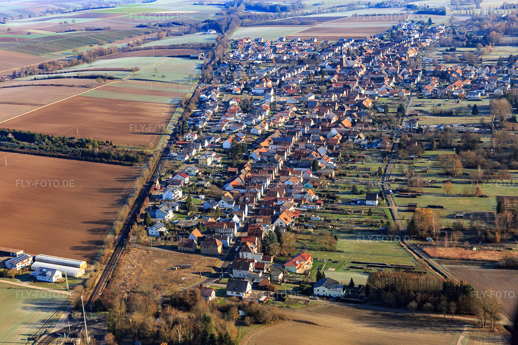 Luftbild: Ortsansicht von Westen im Ortsteil Schaidt in Wörth im Bundesland Rheinland-Pfalz in Deutschland. Foto: IMG_124132.jpg vom 11.01.2021 durch Werner Riehm/FLY-FOTO.de