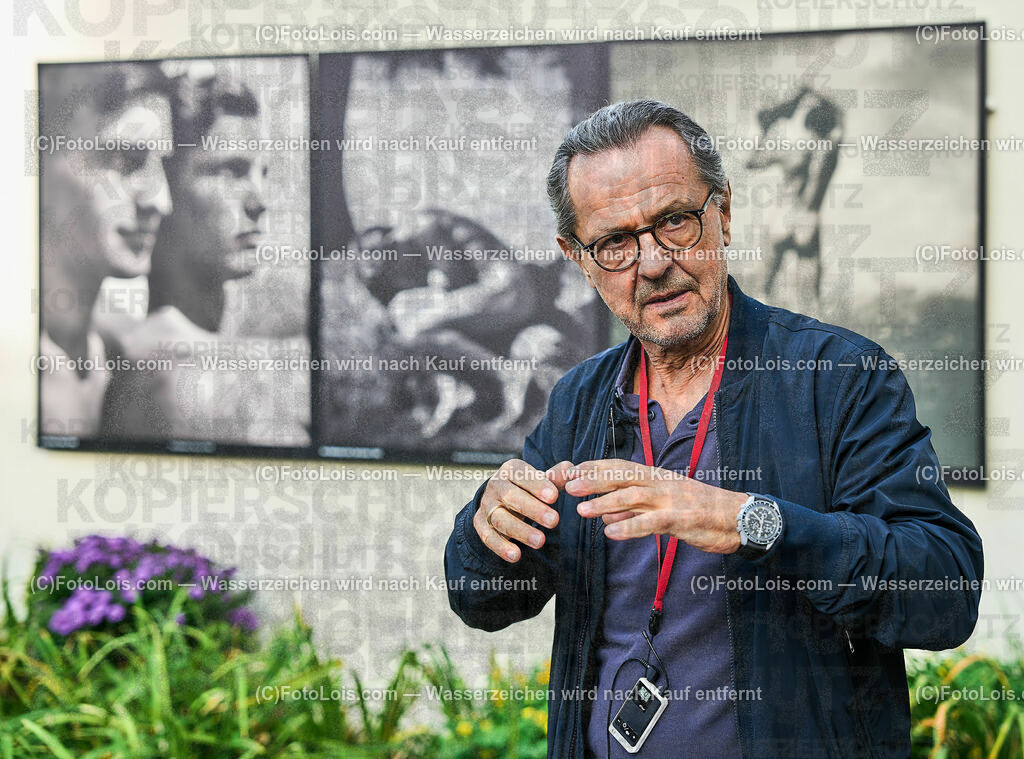 ALP6154_TdBerufsfotografie_Baden_Faber ueber Koppitz | (C)FotoLois.com, Alois Spandl, Tage der NÖ Berufsfotografie in Baden, Rundgang durch die Ausstellung Rudolph Koppitz mit Kunsthändler und Galerist Johannes Faber, Fr 6. Oktober 2023.