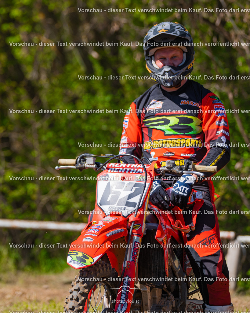 20260501_MCWriezen-3471 | Sportfotografin aus Berlin-Brandenburg mit Fokus auf Motocross. Ich halte deine sportliche Leistung und echte Emotionen auf und neben der Strecke professionell fest. Entdecke die Fotos von deinem Rennen und bestelle sie direkt hier im Shop.