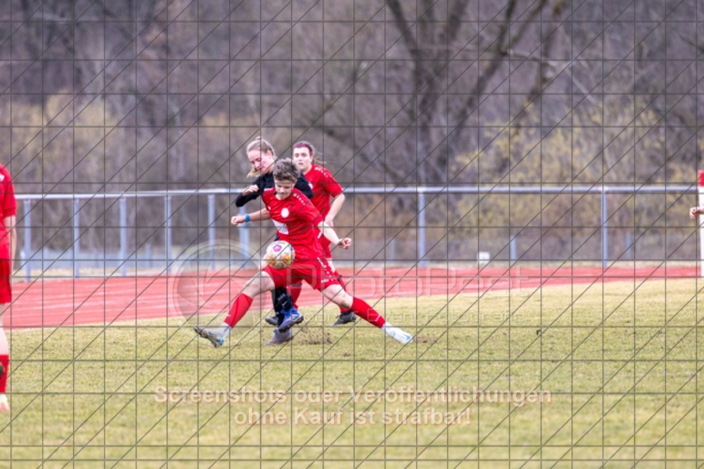 20250223_142447_0672 | #,1.FC Donzdorf (rot) vs. TSV Tettnang (schwarz), Fussball, Frauen-WFV-Pokal Achtelfinale, Saison 2024/2025, Rasenplatz Lautertal Stadion, Süßener Straße 16, 73072 Donzdorf, 23.02.2025 - 13:00 Uhr,Foto: PhotoPeet-Sportfotografie/Peter Harich