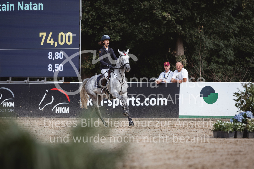 240906_BuCha_Pony-L-6j-244 | Deine schönsten Turniermomente als professionelle Fotos! Entdecke hochwertige Pferdesport-Fotografie im Online-Shop. Jetzt Fotos finden & bestellen!