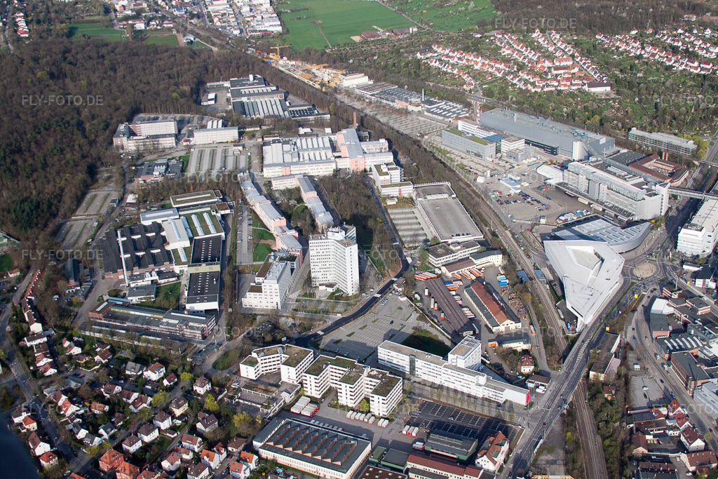 Luftbild: Porsche Werk 4 im Ortsteil Zuffenhausen in Stuttgart im Bundesland Baden-Württemberg in Deutschland. Foto: IMG_39255.jpg vom 03.04.2011 durch Werner Riehm/FLY-FOTO.de