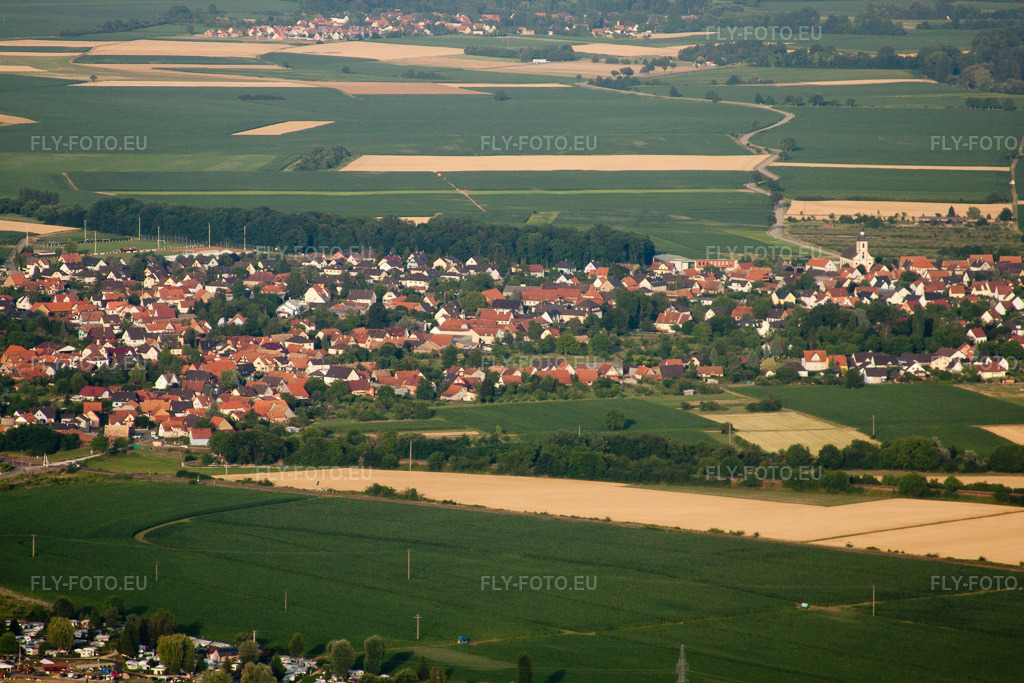 Vue aérienne: Roeschwoog de l'ouest à le quartier Ceinture Forêt Nord in Hagenau dans le département Bas Rhin, France – .Photo: IMG_30572.jpg prise le 09/07/2010 par Werner Riehm/FLY-FOTO.eu – Résolution de l'original: 4752 x 3168 px