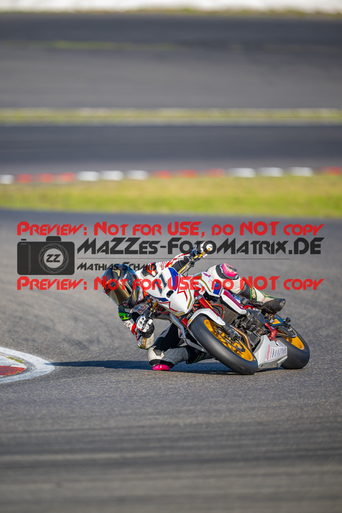 MaZZes-Fotomatrix-20260904-629328 | TWIN