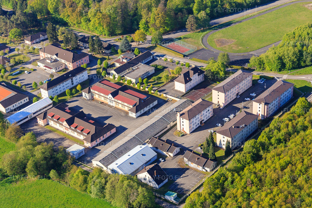 Vue aérienne: Camp Drachenbronn à Drachenbronn-Birlenbach dans le département Bas Rhin, France.Photo: IMG_099325.jpg prise le 30/04/2017 par Werner Riehm/FLY-FOTO.euRésolution de l'original: 5321 x 3547 px
