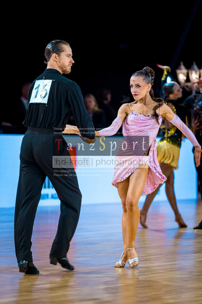 20251213_Baltic-GP_1969-2 | Tanzsportbilder, Standardtanz, Lateintanz, WDSF, DTV, LTVB, dancecomp, goc, hessen tanzt, blaues band der spree, walzer, tango, wiener walzer, slowfox, quickstepp, samba, rumba, cha-cha-cha, paso doble. jive, hd-kroft photography, turniertanzsport