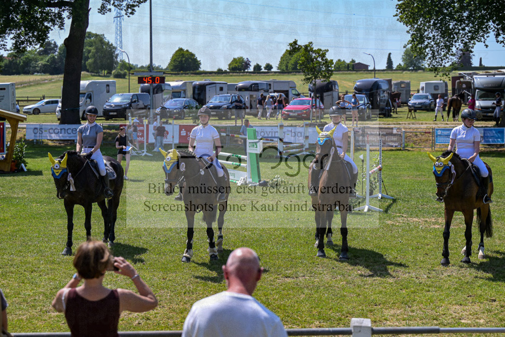 Reitturnier Voxtrup | Entdecke hochwertige Reitturnierfotos von Foto Oger. Professionell, emotional und authentisch – jetzt Lieblingsmomente im Shop bestellen.Deutschlandweite Turnierfotografie. - Realisiert mit Pictrs.com