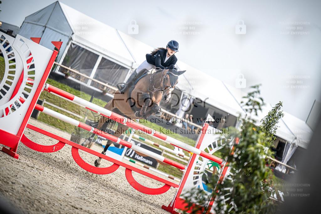 DOS_1478 | Entdecke hochwertige Reitturnierfotos von Foto Oger. Professionell, emotional und authentisch – jetzt Lieblingsmomente im Shop bestellen. - Realisiert mit Pictrs.com