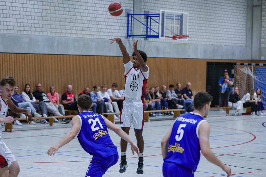 Regio Test BAYER GIANTS vs EN Baskets Schwelm-54 | Fotos von Basketballspielen aus dem Raum NRW fotografiert von Gero Mueller-Laschet und Daniel Schaefer - Realisiert mit Pictrs.com