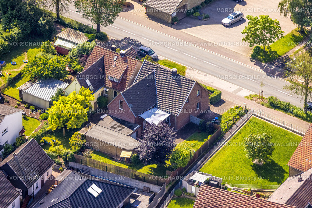 Werl220600620 | Luftbild, Wohnhaus Westönner Bundesstraße 21-23,  Westönnen, Werl, Soester Boerde, Nordrhein-Westfalen, Deutschland