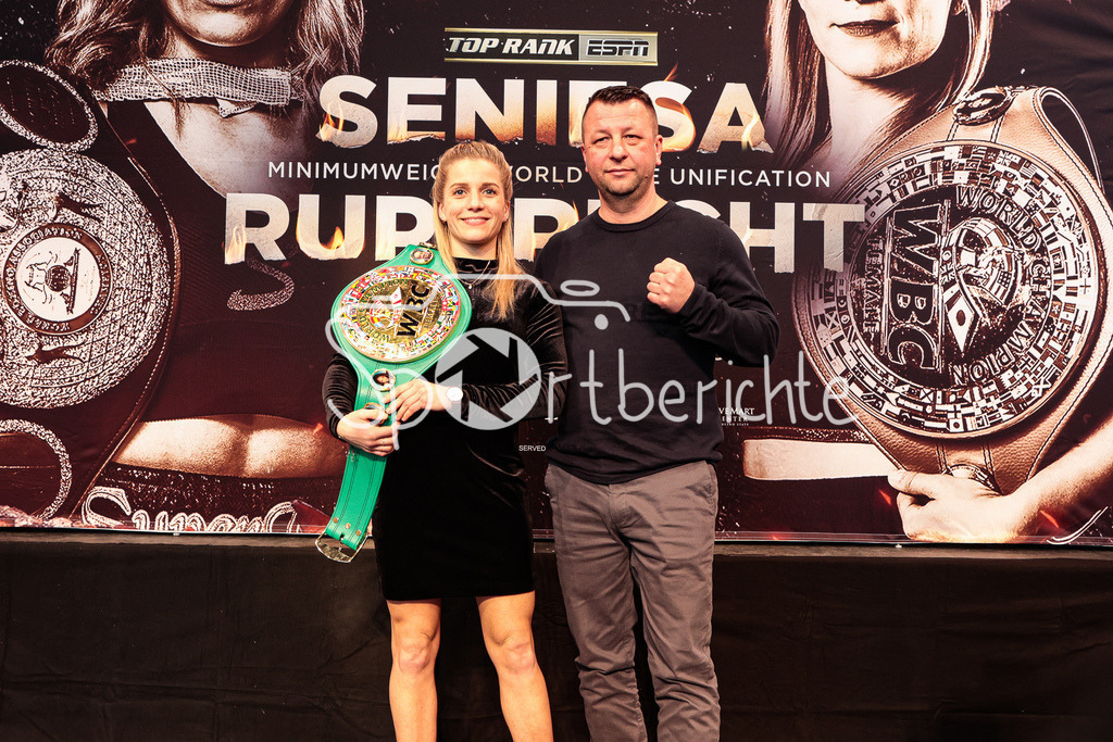 Seniesa Estrada - Tina Rupprecht/ Pressekonferenz | Tina RUPPRECHT und ihr Trainer Alexander HAAN auf der Pressekonferenz
