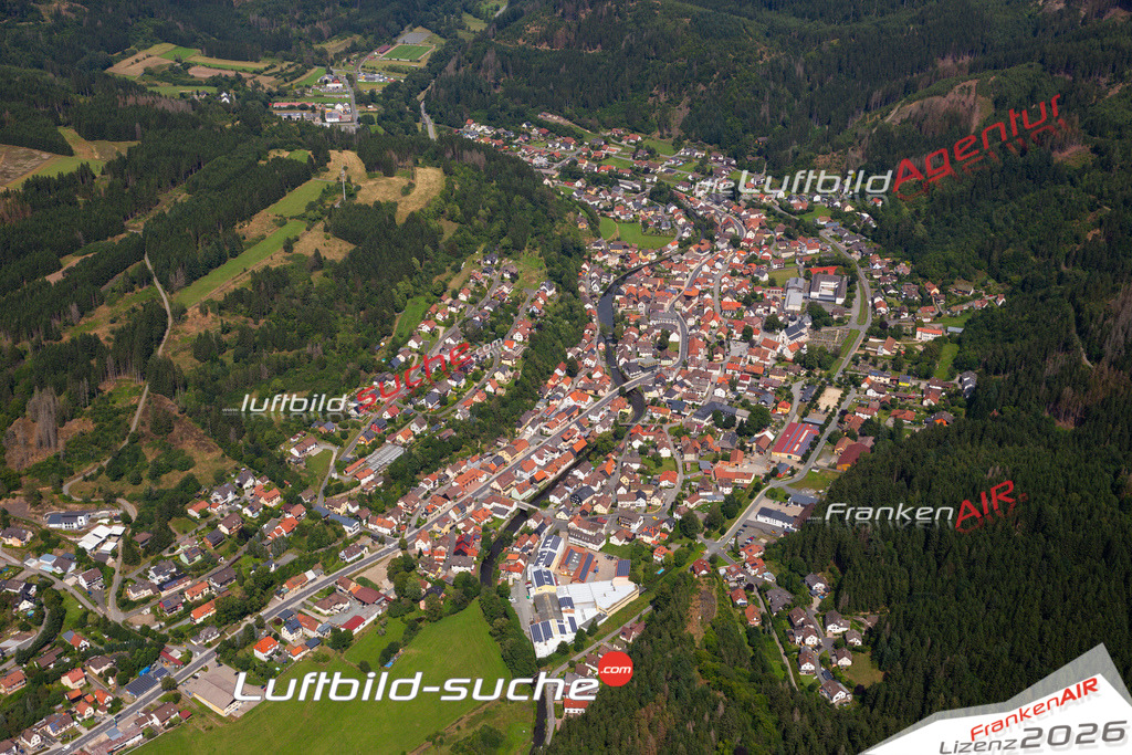 Das Luftbild der Stadt Steinwiesen wurde 2021 vom Flugzeug heraus erstellt (keine Drohne) Aufnahmehöhe ca.450 Meter- hohe Bildauflösung und Druck-Qualität garantiert!