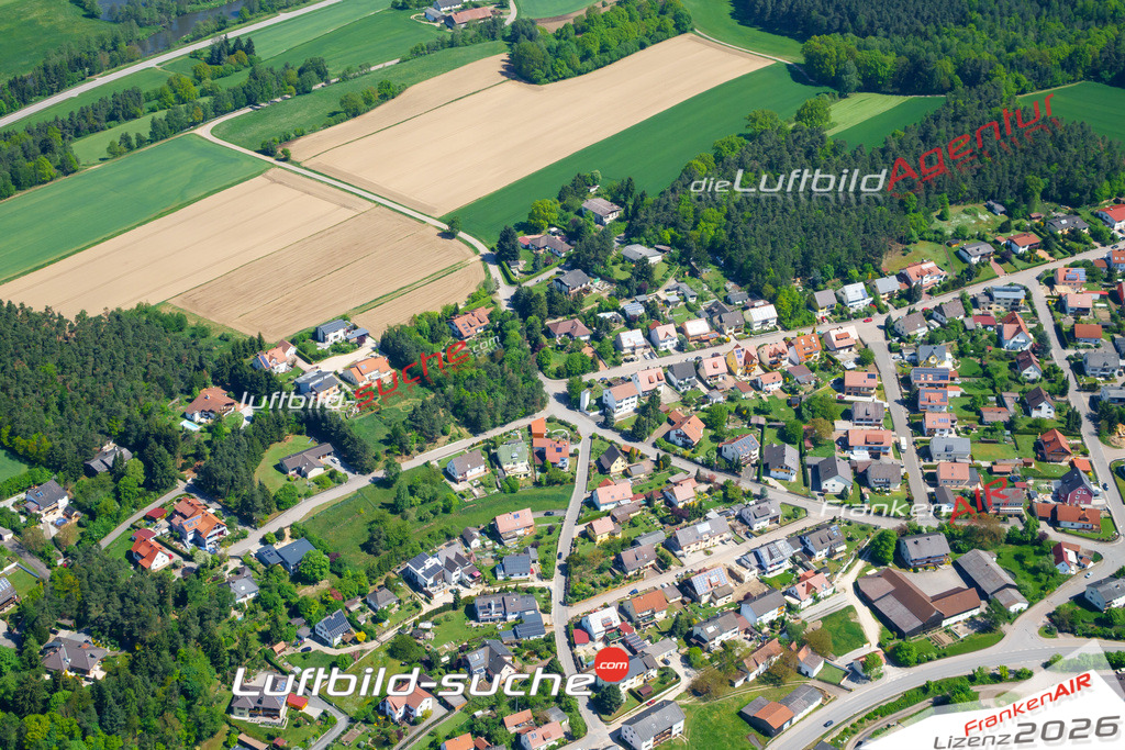 Die Luftaufnahme der Stadt Schwarzenfeld wurde vom UL-Flugzeug heraus erstellt ( keine Drohne )- hohe Auflösung für beste Qualität