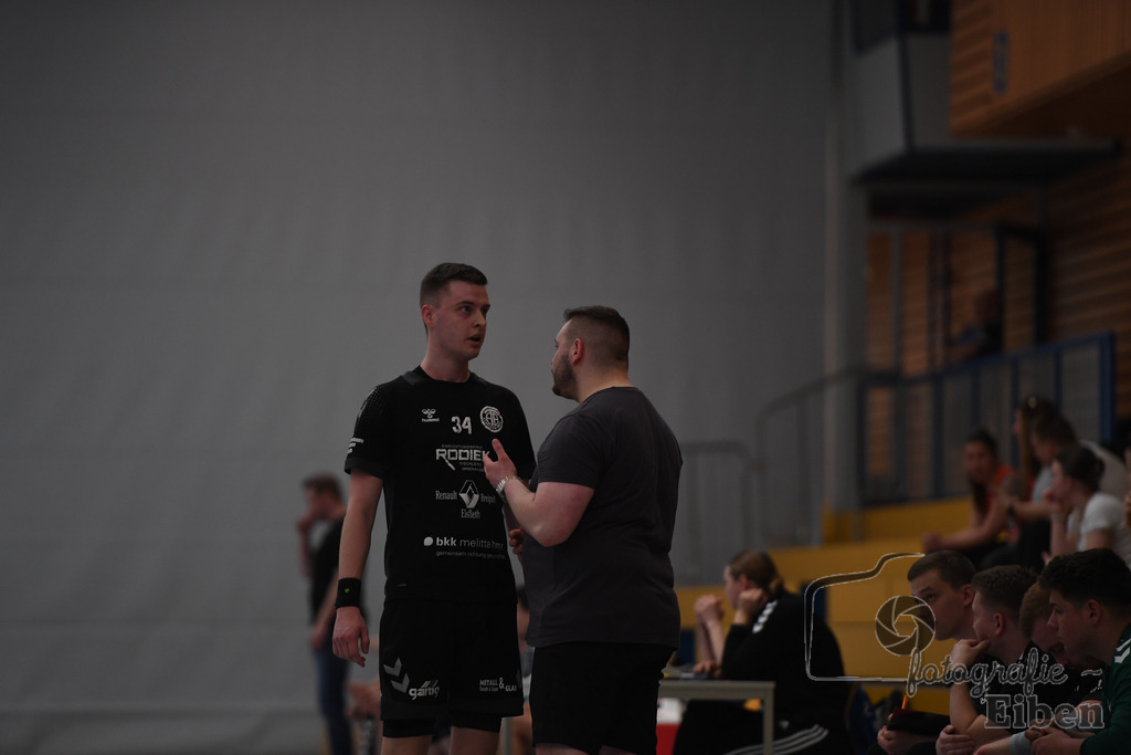 VFL Rastede-Elsflether TB 2 | VFL Rastede (blau)-Elsflether TB 2 (schwarz) am 06.04.2024 in Rastede (Sporthalle Feldbreite), Deutschland, Photo: Philip Eiben 2024 - Realisiert mit Pictrs.com