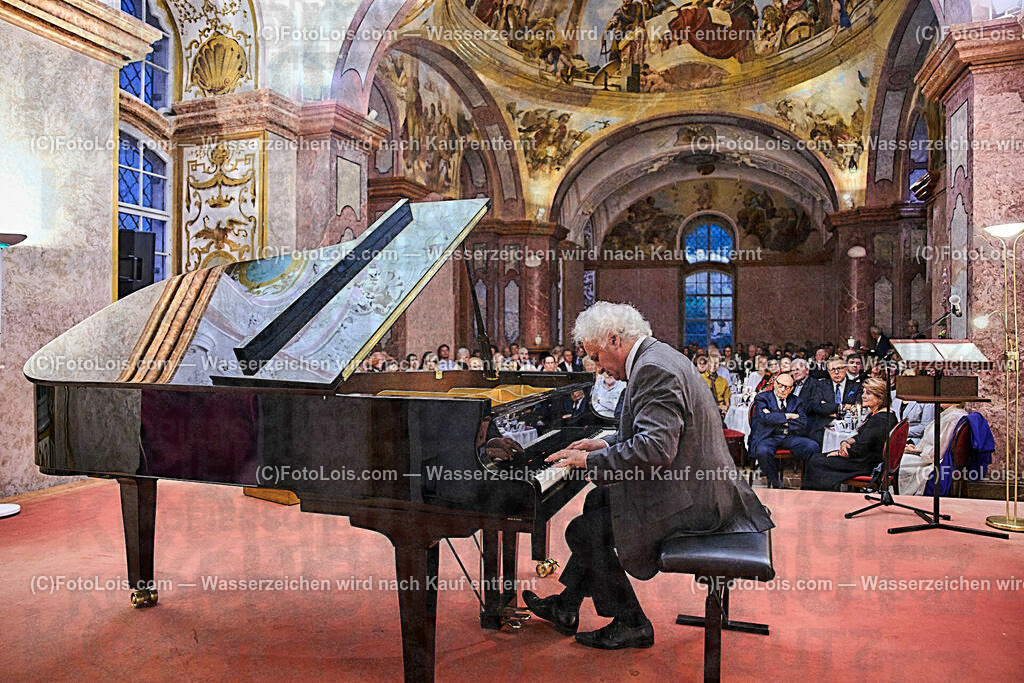 ALP1510_XXXIX-Chopin-Festival_Nocturno_Henry Yves | (C)FotoLois.com, Alois Spandl, XXXIX. internationales CHOPIN-Festival in der Kartause Gaming, NOCTURNO - nächtliches Konzert bei Kerzenlicht, Sa 5. August 2023.