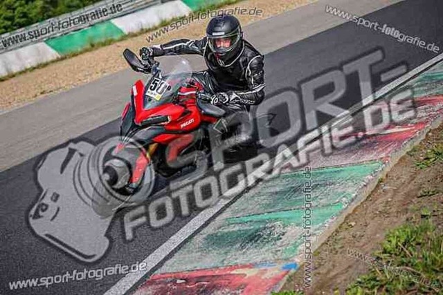 pubi8323 | Professionelle Fotos von Sportveranstaltungen, aber auch Hochzeiten und anderen Events. - Realisiert mit Pictrs.com