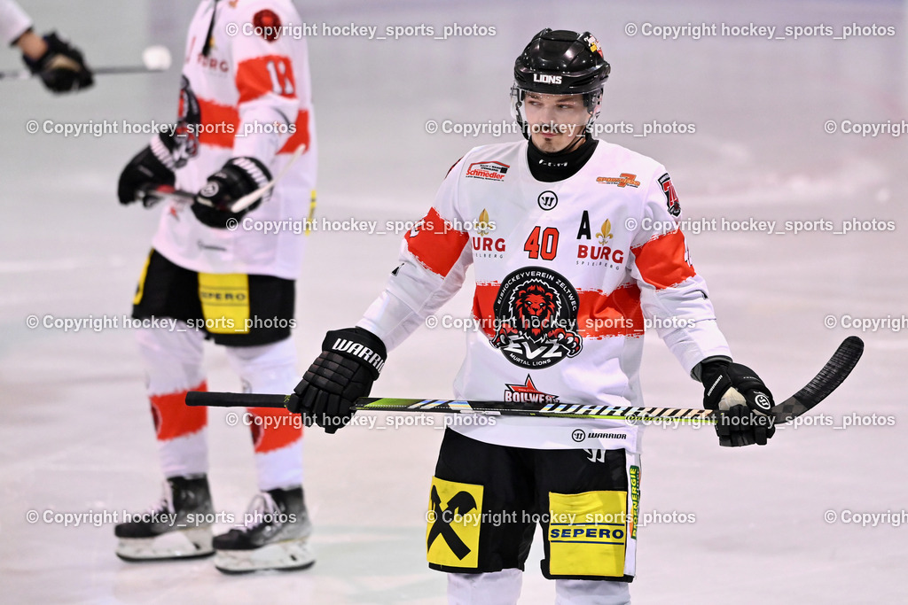 ESC SPARKASSE STEINDORF vs. EV ZELTWEG MURTAL LIONS | #40 Forcher Andreas EV ZELTWEG MURTAL LIONS, ESC SPARKASSE STEINDORF vs. EV ZELTWEG MURTAL LIONS, ESC SPARKASSE STEINDORF vs. EV ZELTWEG MURTAL LIONS am 27.12.2025 in Steindorf (Ossiachersee Halle), Austria, (Photo by Bernd Stefan)
