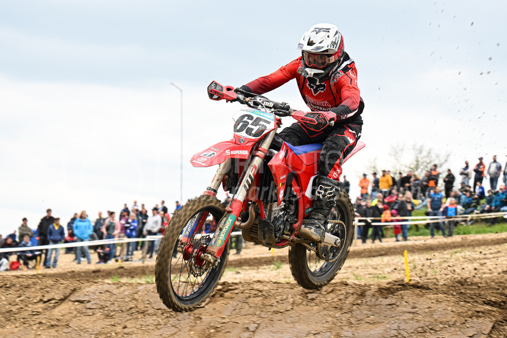 Motocross Schlatt bei Winterthur - 30. April 2023 | #65 Scheiben Robin aus Sulgen (CH) auf GASGAS in der Kategorie ProRace Serie am Motocross Schlatt bei Winterthur, 30. April 2023. 
Instagram: @mx_schlatt | @mc_wila | @sam_schweiz
Bild: Sportfotografie Markus Aeschimann | www.markus-aeschimann.ch - Realisiert mit Pictrs.com